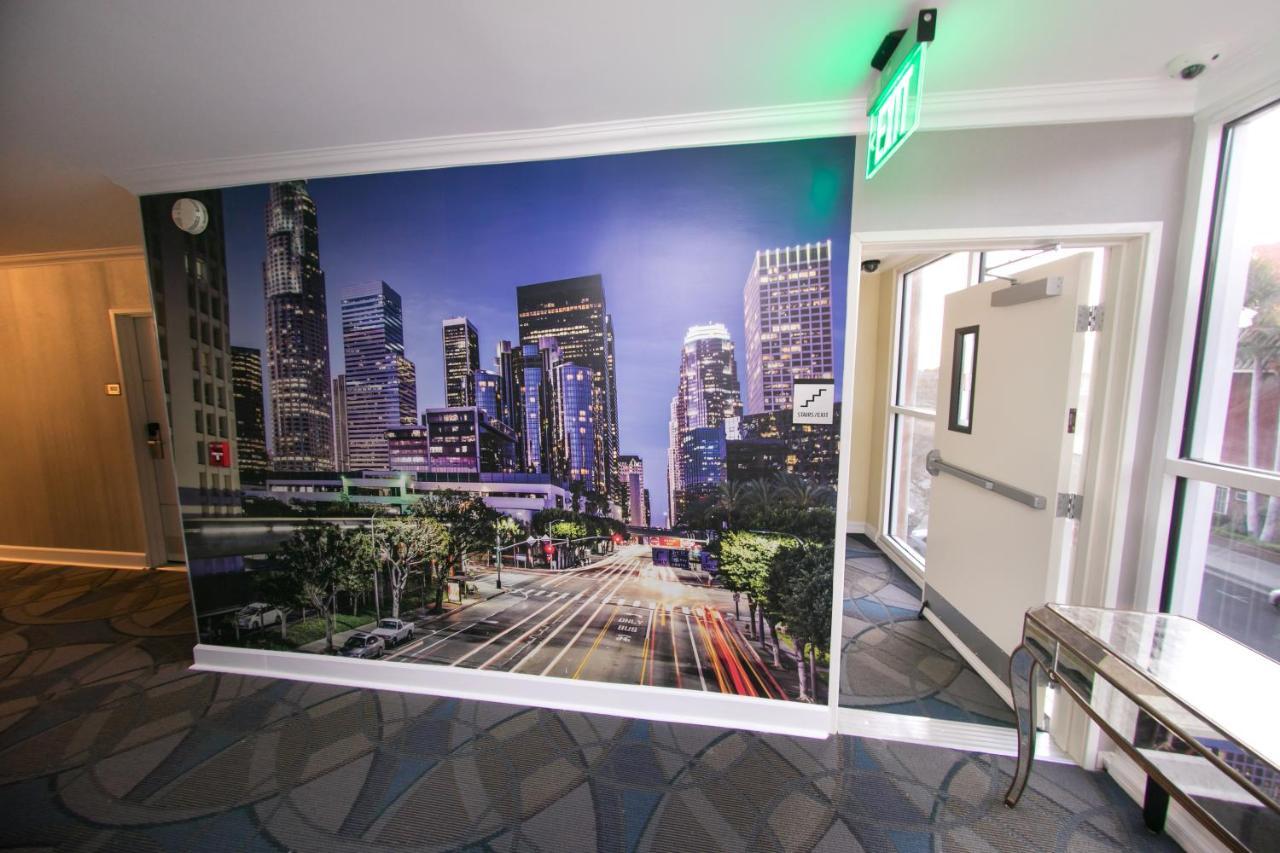 Metropolitan Inn & Suites Лос Анджелис Екстериор снимка